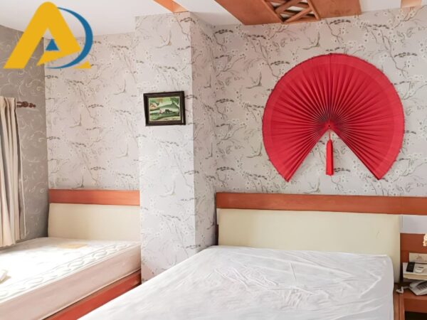 Mau giay dan tuong diem nhan khach san 1 Mẫu giấy dán tường phòng ngủ khách sạn