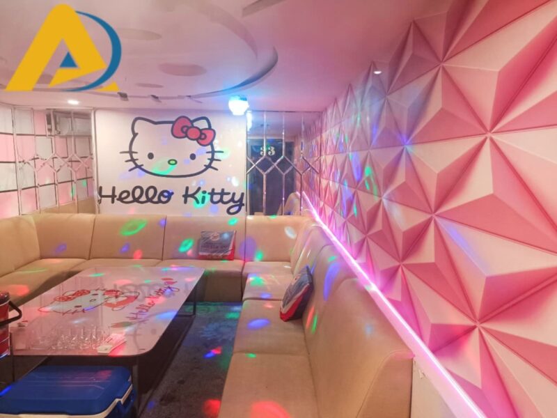 Tranh Dán Tường Karaoke Phòng Hello Kitty (1)