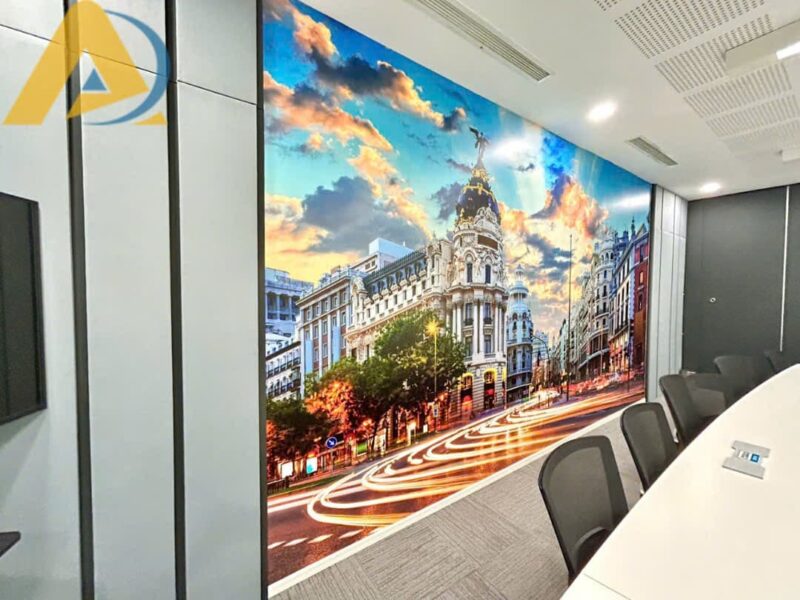 Tranh dán tường thành phố Madrid