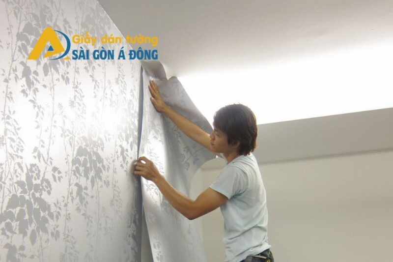 Cách thi công giấy dán tường cổ tích đúng kỹ thuật