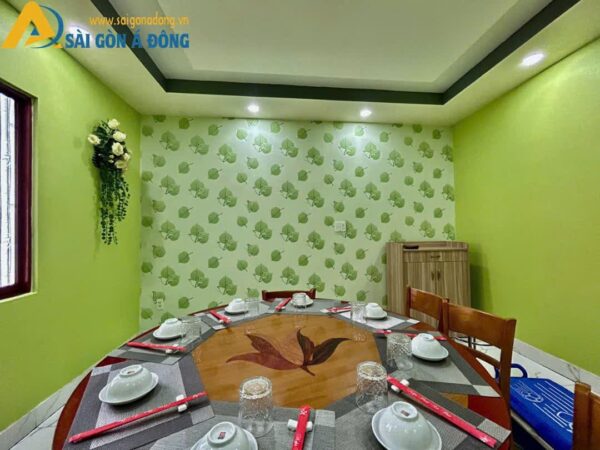 Giấy dán tường lá cây cho nhà hàng nhìn mát