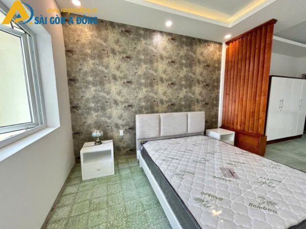 Giấy dán tường phòng ngủ nhấn đẹp